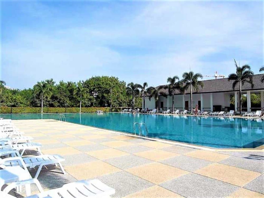 undefined View Talay 8 Large Studio Apartment With sea View Pattaya 5
