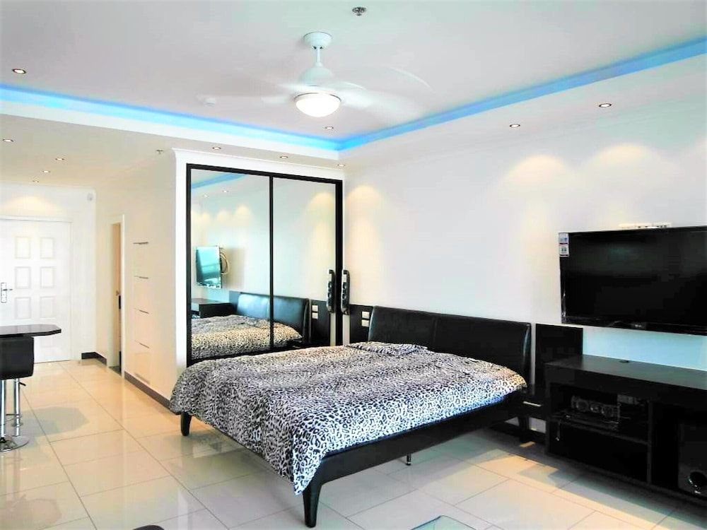 undefined View Talay 8 Large Studio Apartment With sea View Pattaya 9