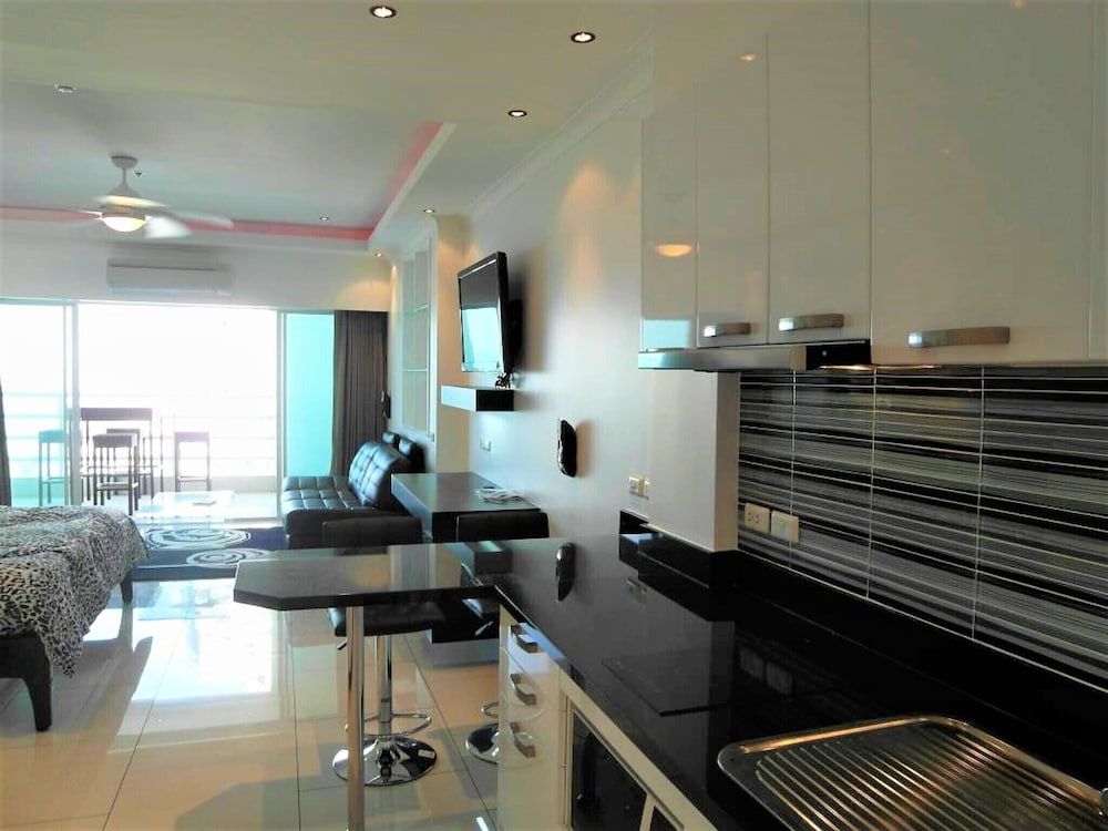 undefined View Talay 8 Large Studio Apartment With sea View Pattaya 7