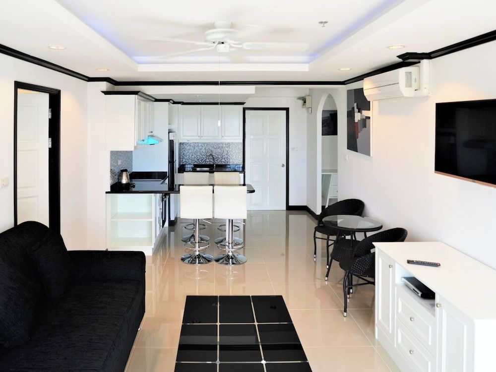 undefined 2 Bedroom Corner Apartment Jomtien Beach Condominium Pattaya 9