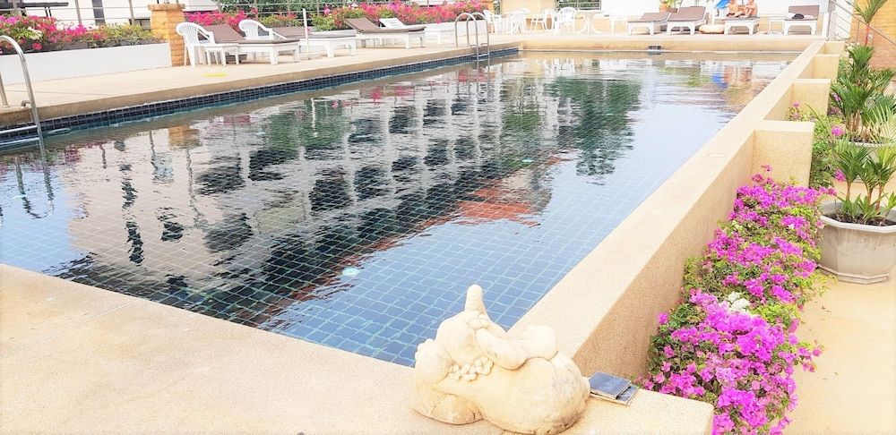 undefined Jomtien Plaza Residence Large Modern Studio Apartment 6