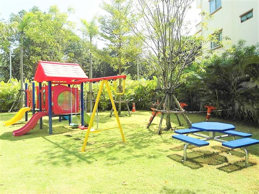 The Cliff sea & Pool Views Studio Apartment Pratumnak Pattaya Apartment, 1 Bedroom, Smoking, Balcony 12