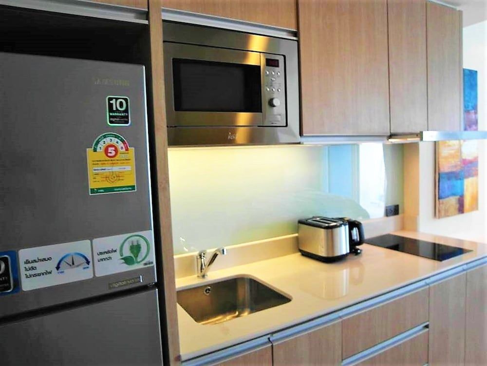 The Cliff sea & Pool Views Studio Apartment Pratumnak Pattaya Apartment, 1 Bedroom, Smoking, Balcony 14