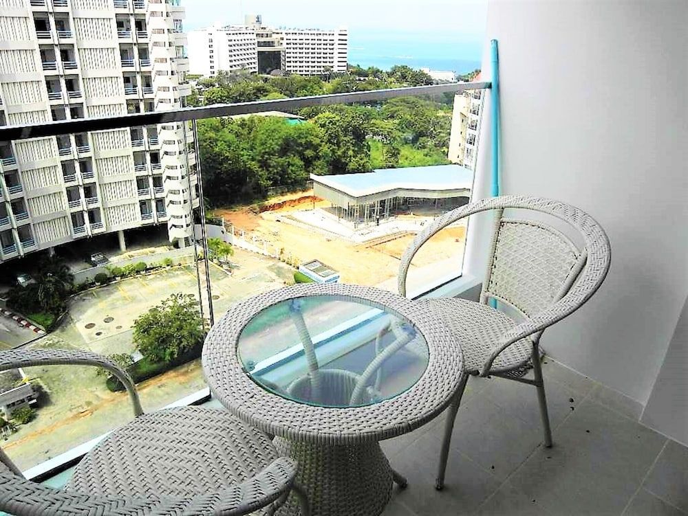The Cliff sea & Pool Views Studio Apartment Pratumnak Pattaya Apartment, 1 Bedroom, Smoking, Balcony 7