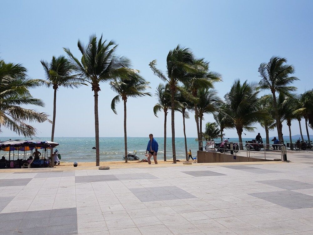 undefined Ons Moeder Restaurant Guesthouse - 4 50 Meters to the Beach 9