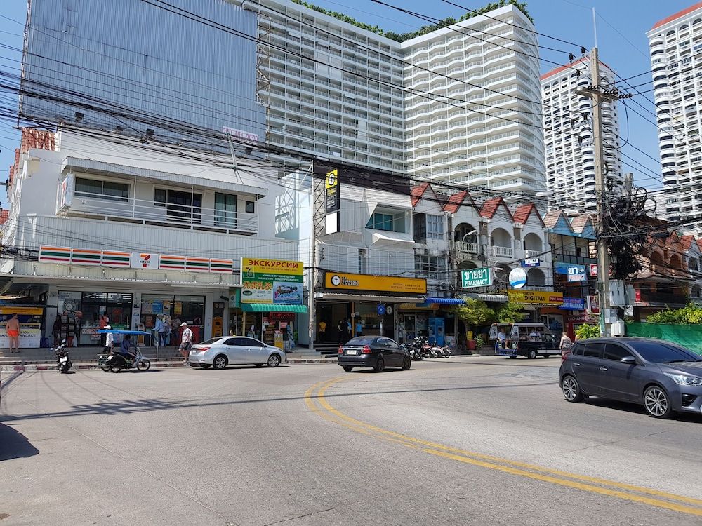 undefined Ons Moeder Restaurant Guesthouse - 4 50 Meters to the Beach 6