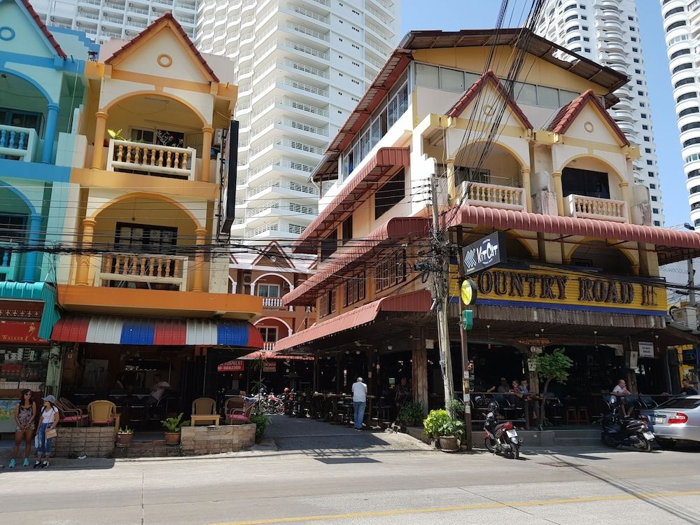 undefined Ons Moeder Restaurant Guesthouse - 3 50 Meters to the Beach 2