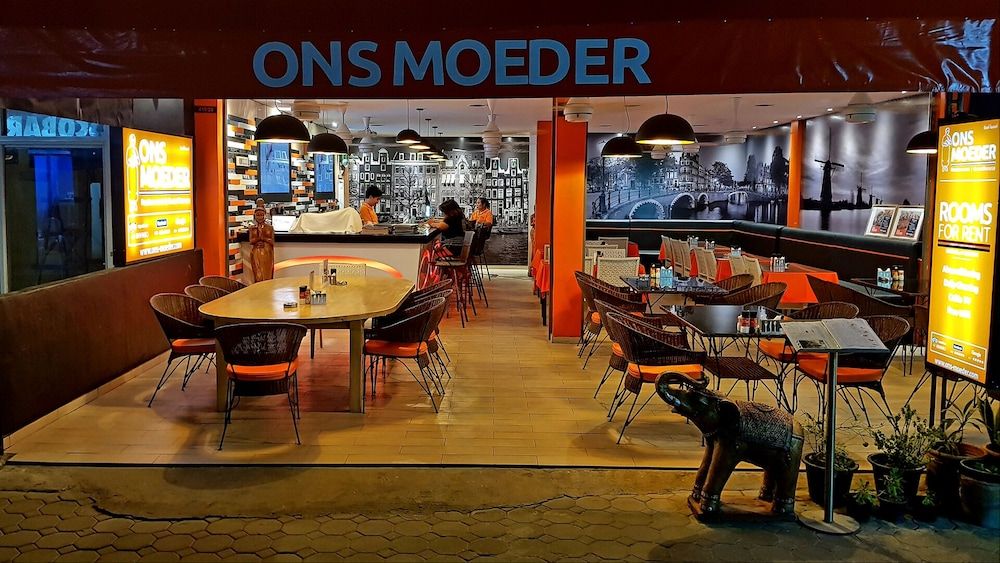 undefined Ons Moeder Restaurant Guesthouse - 3 50 Meters to the Beach 4