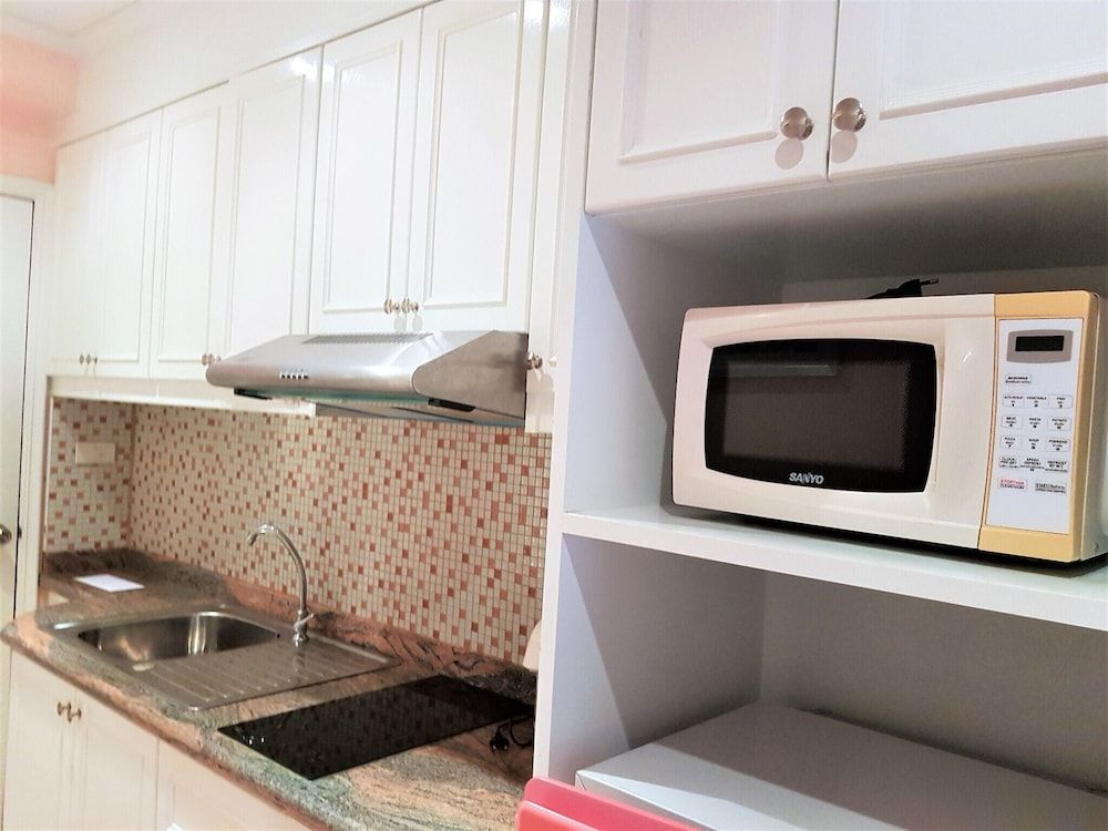 undefined Jomtien Beach Condominium Close to Beach on Great Transport Route Pattaya 2