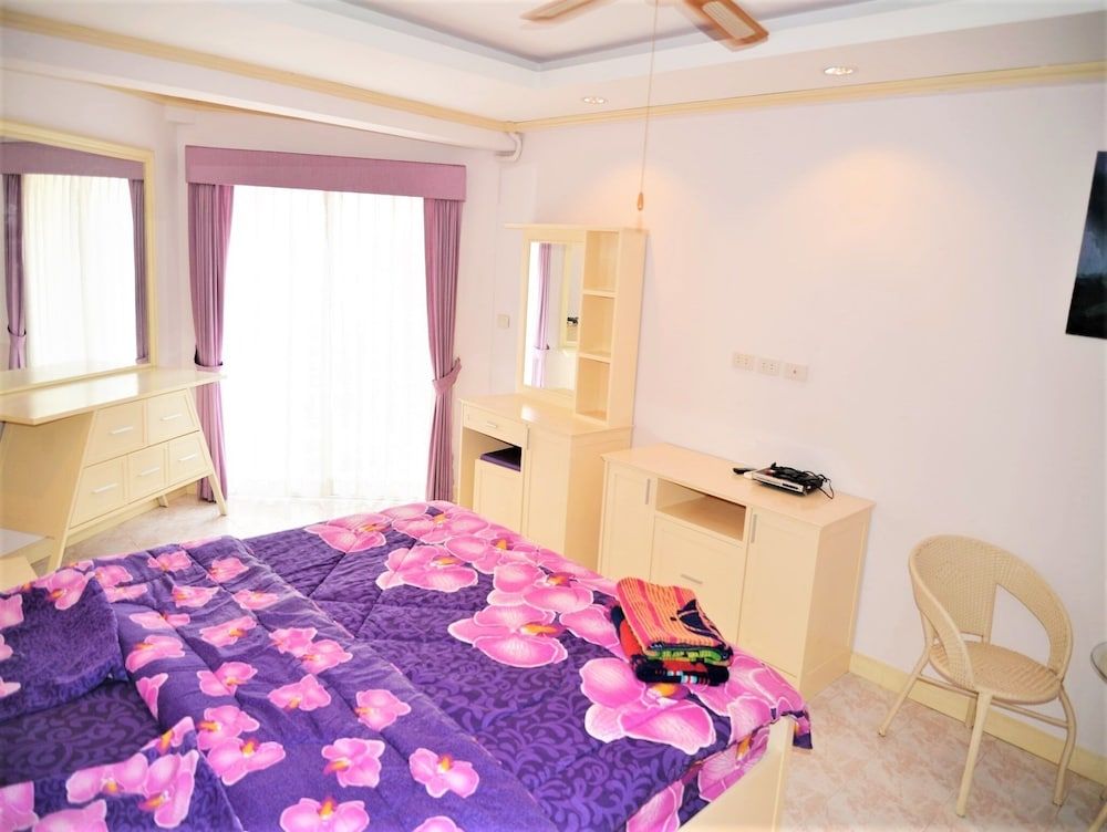 Jomtien Beach Condo 4th Floor Modern Apartment Condo, 1 Bedroom, Smoking, Balcony 3