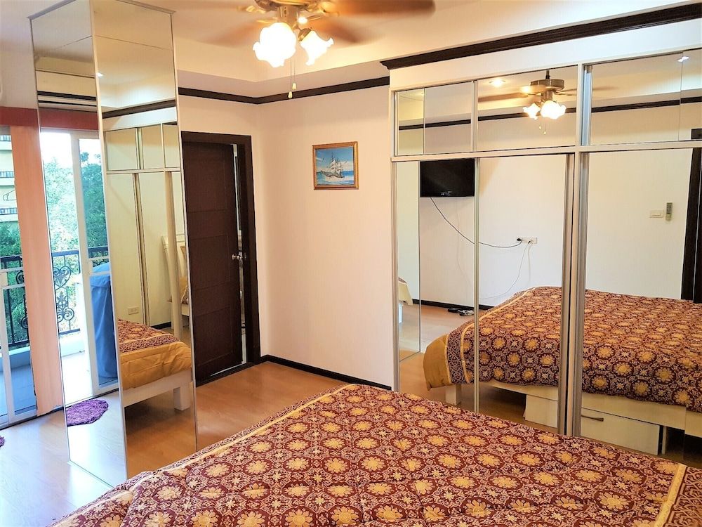 Condo, 1 Bedroom, Smoking, Balcony