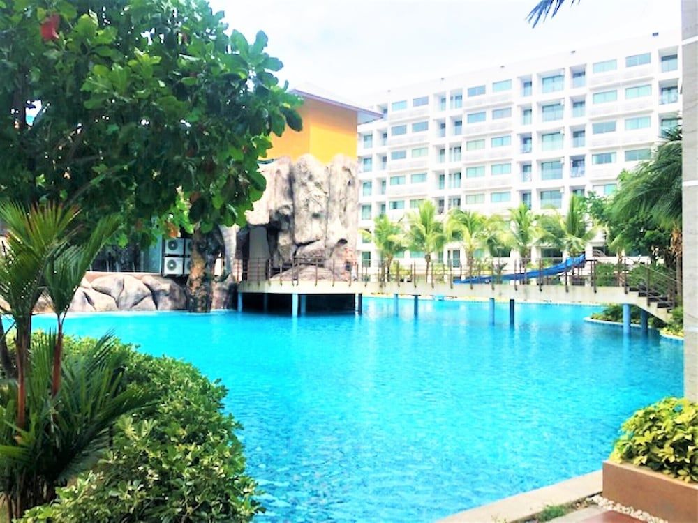 Laguna Beach 3 The Maldives - top Floor Studio Apartment, 1 Bedroom, Smoking, Balcony 23