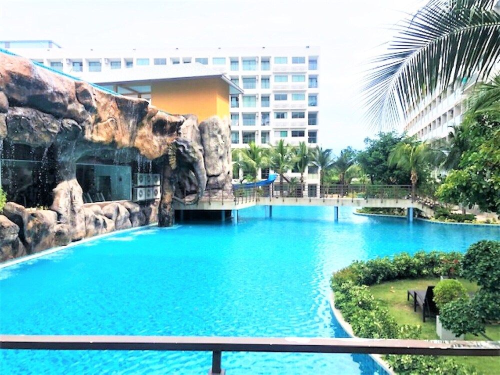 Laguna Beach 3 The Maldives - top Floor Studio Apartment, 1 Bedroom, Smoking, Balcony 17