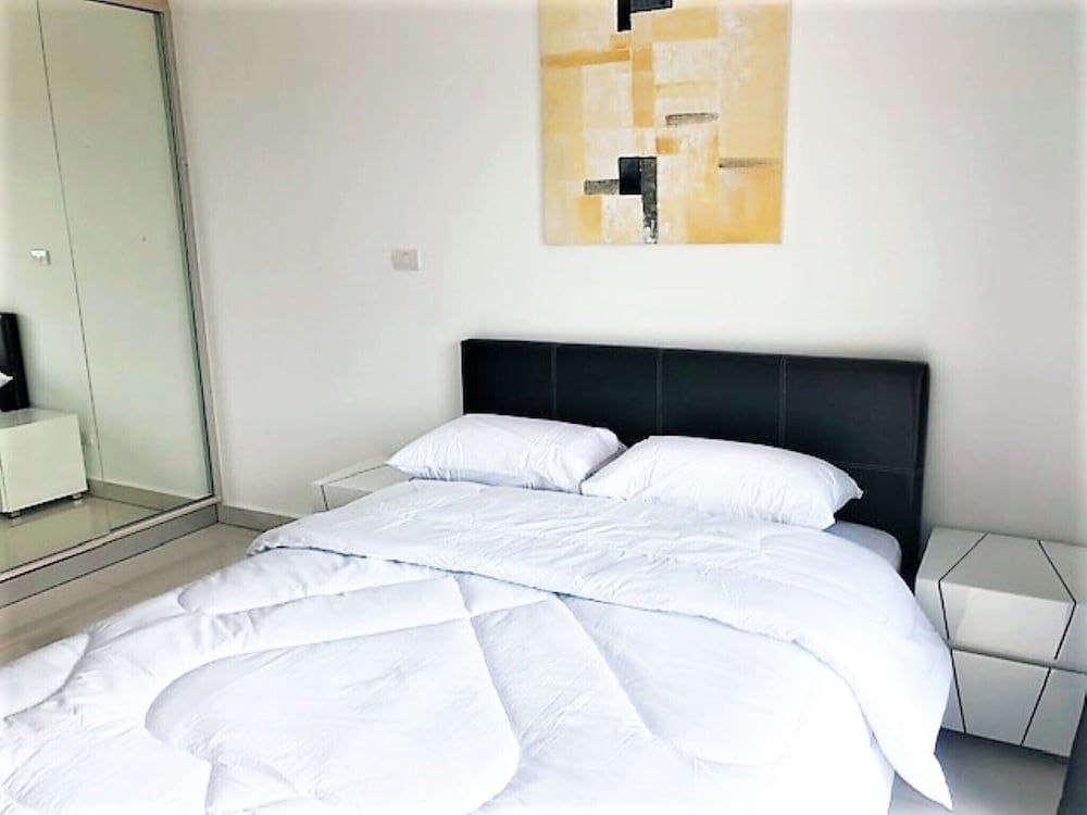 Laguna Beach 3 The Maldives - top Floor Studio Apartment, 1 Bedroom, Smoking, Balcony 3