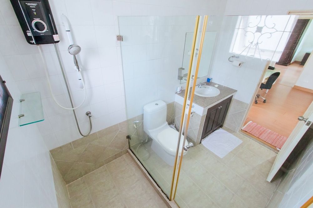 Private Residence Hosted by Sasithorn Villa, 3 Bedrooms, Smoking, Private Pool 12