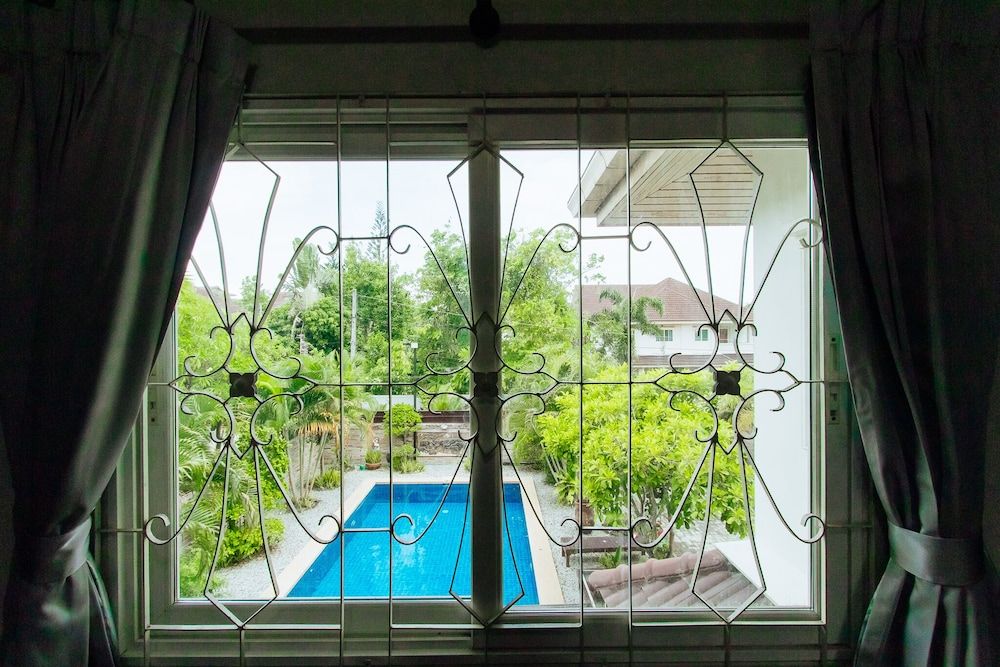 Private Residence Hosted by Sasithorn Villa, 3 Bedrooms, Smoking, Private Pool 10