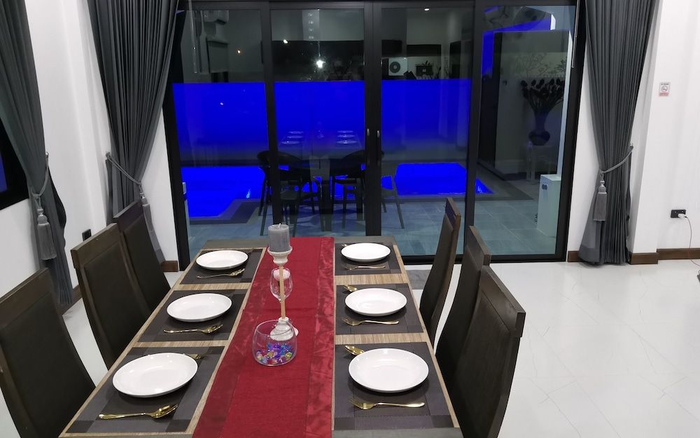 undefined Private Pool With Jacuzzi & Kids Pool @ Royal Park 2