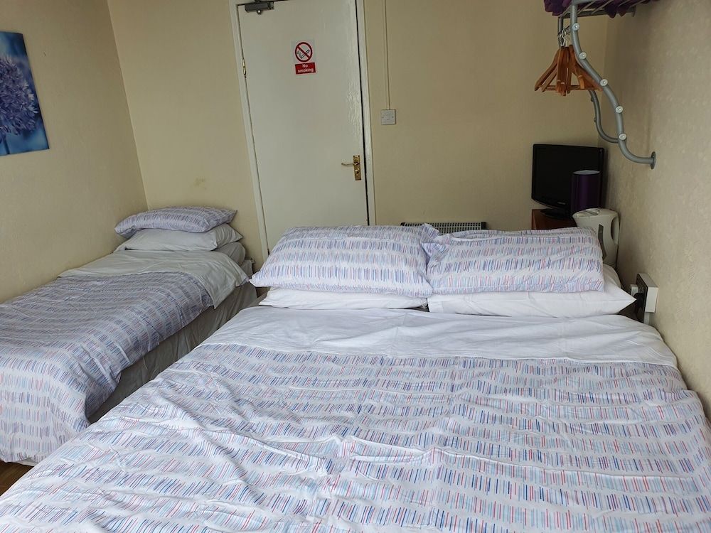 undefined Foxhall Village Guest House 10