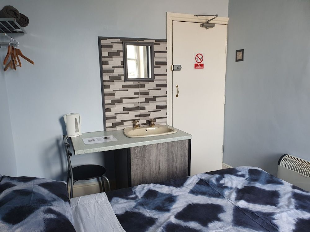 undefined Foxhall Village Guest House 5