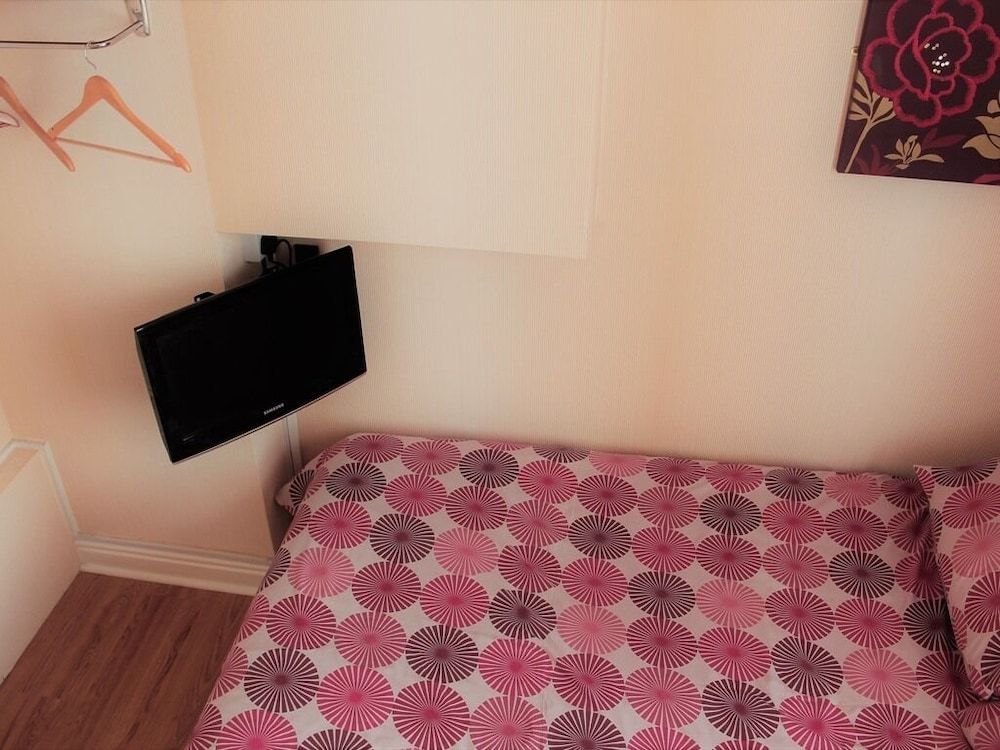 undefined Foxhall Village Guest House 4