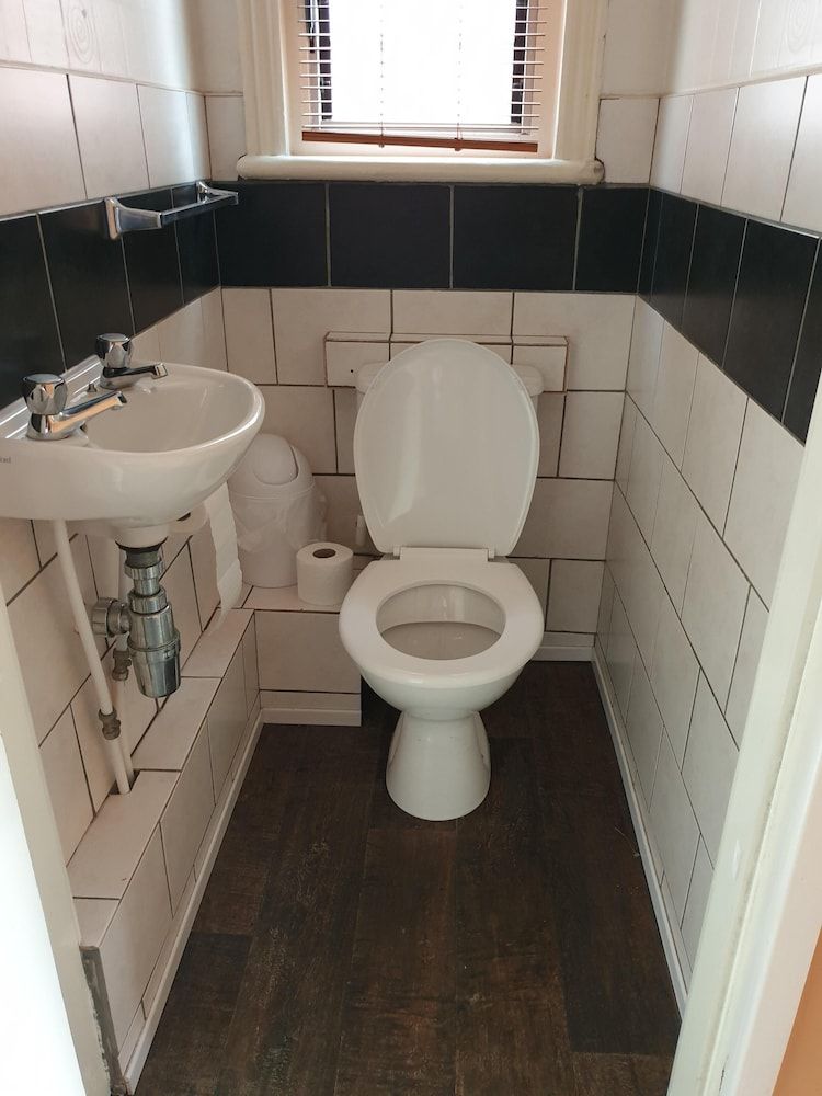 undefined Foxhall Village Guest House 6