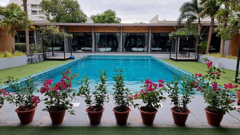 undefined S Club & Hotel 8