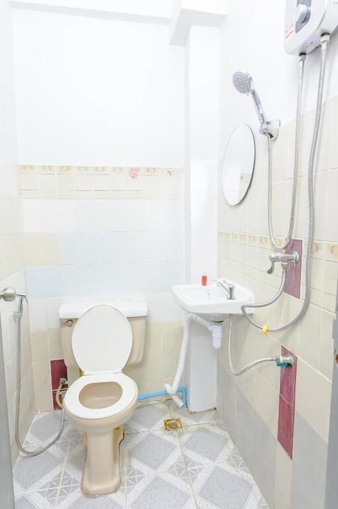 High5 Guesthouse Standard Room 3