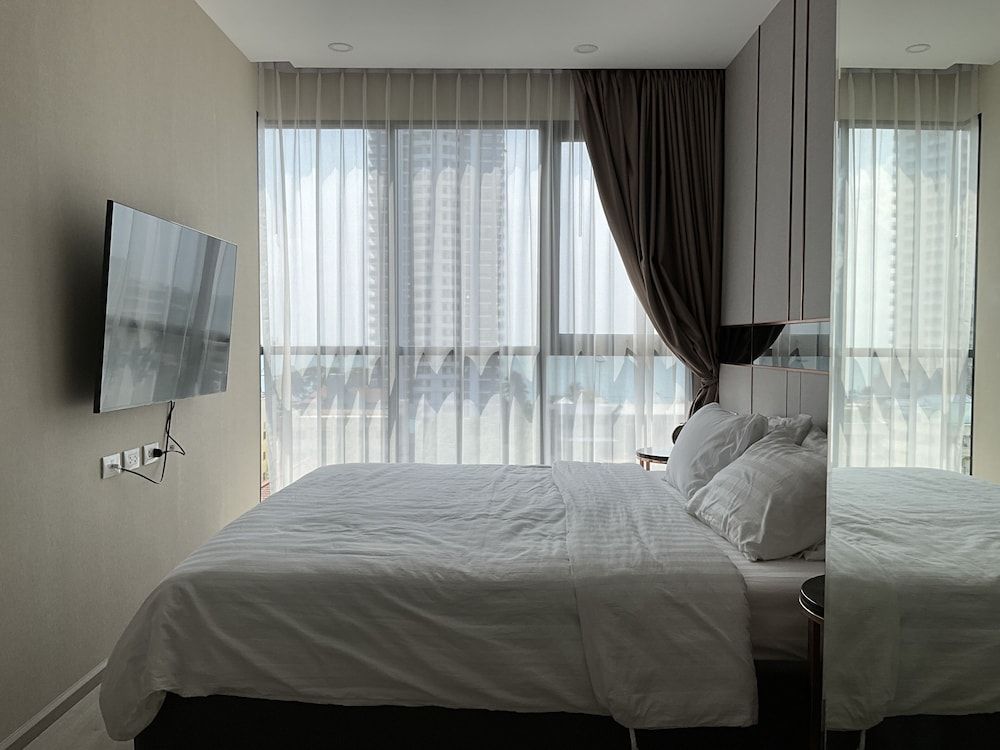 Condo, Sea View
