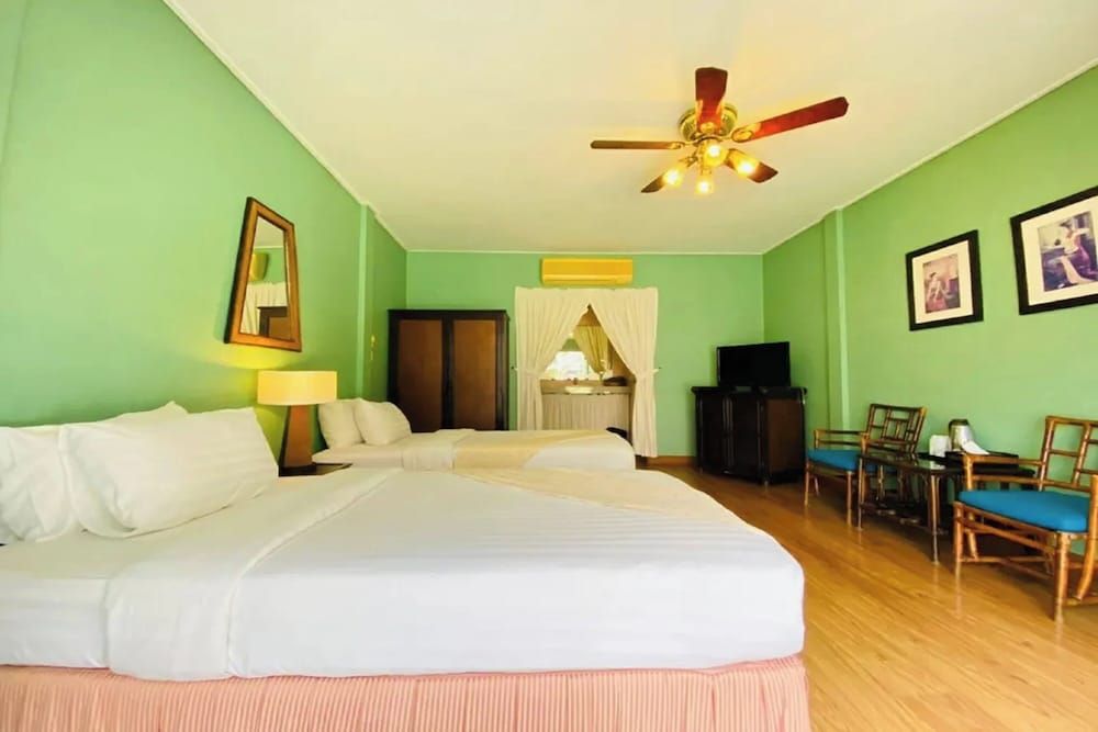 Deluxe Suite