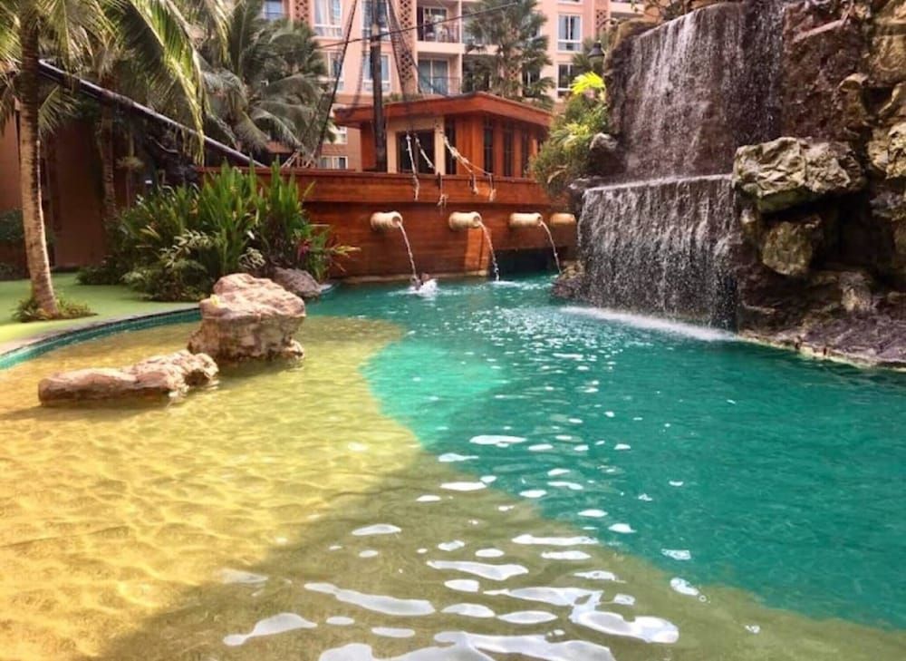 undefined Pool View Nice Cool One Bedroom With 2 Large Beds 7