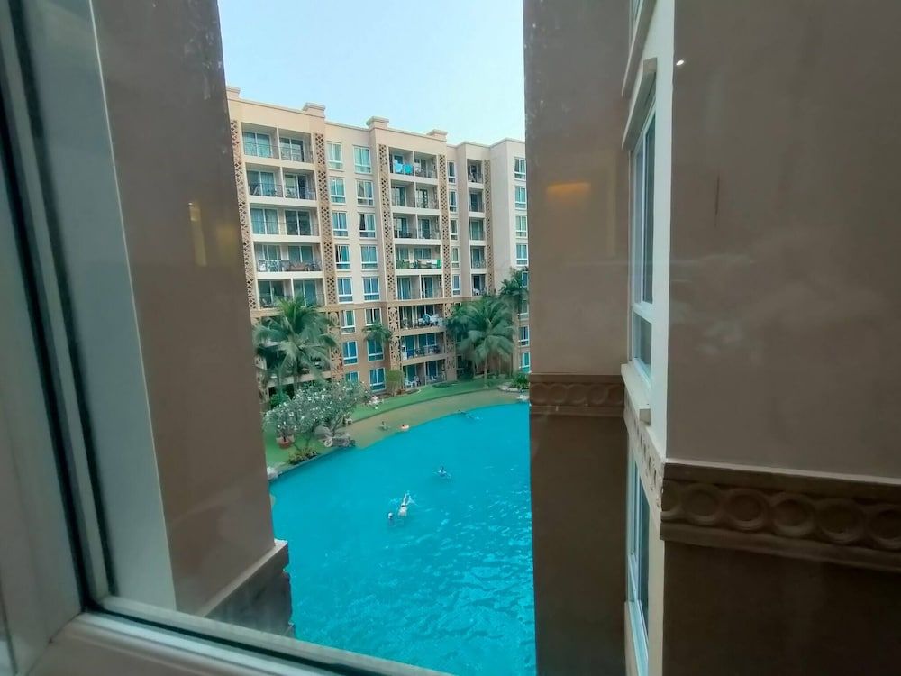 undefined Pool View Nice Cool One Bedroom With 2 Large Beds 9