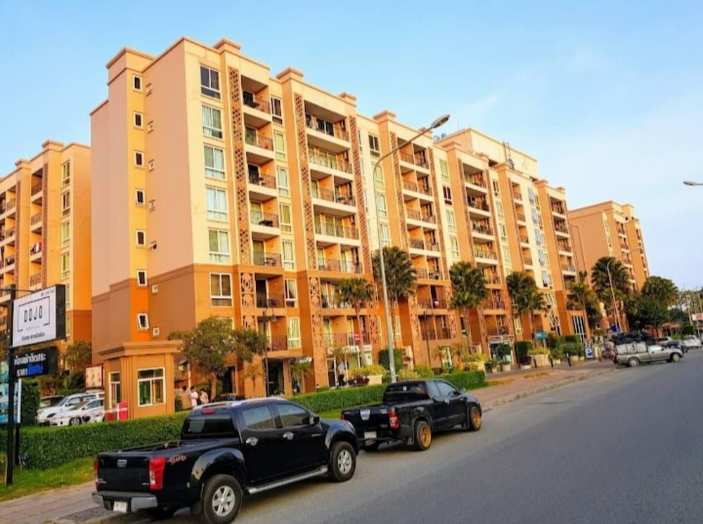 undefined Pool View Nice Cool One Bedroom With 2 Large Beds 2