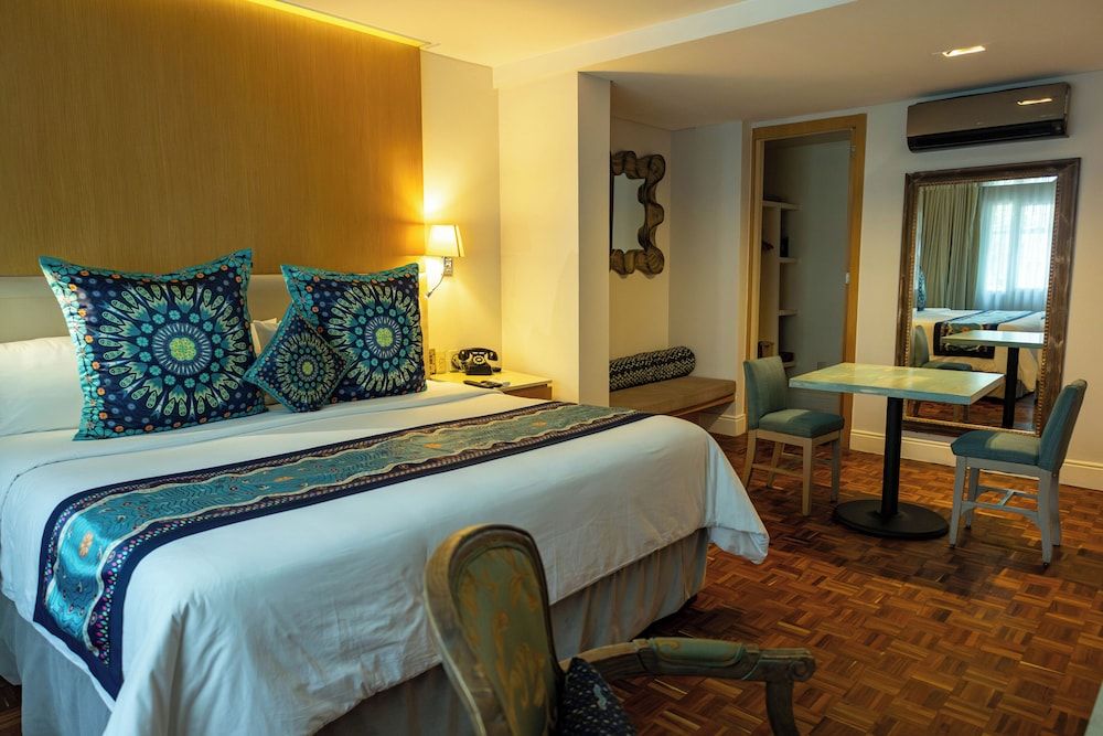 undefined Maria Condesa