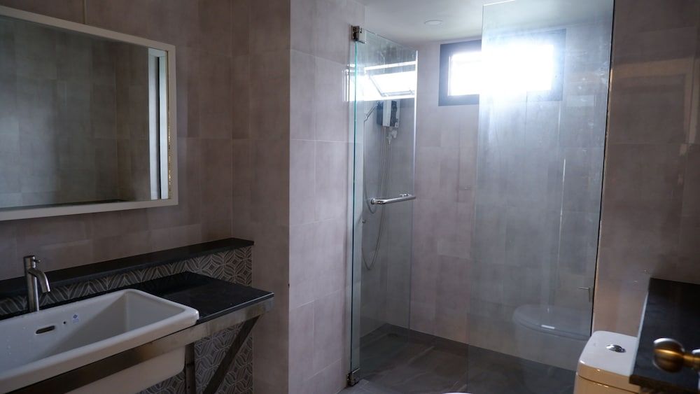 Nara Residence Trang Standard Twin Room 4