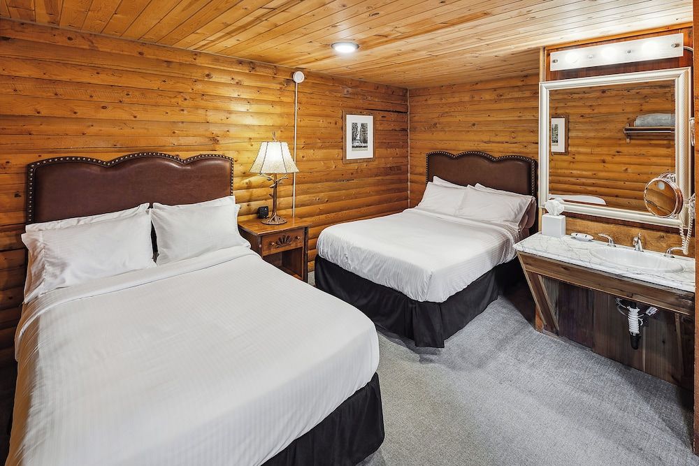 Classic Cabin, 2 Double Beds, Mountainside