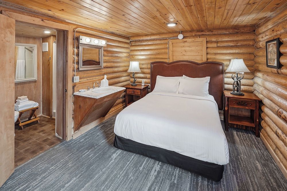 Deluxe Cabin, 1 Queen Bed, Mountainside