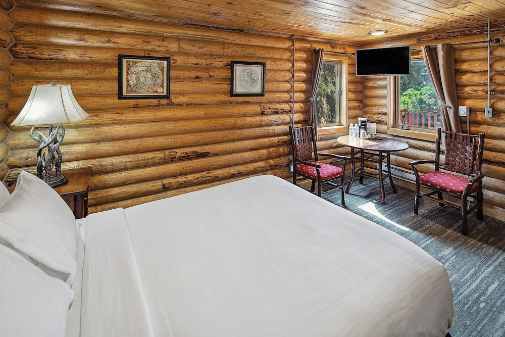 Deluxe Cabin, 1 Queen Bed, Mountainside