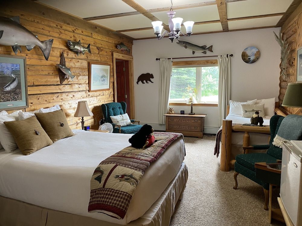 Comfort Quadruple Room, Multiple Beds, Bathtub, Mountain View