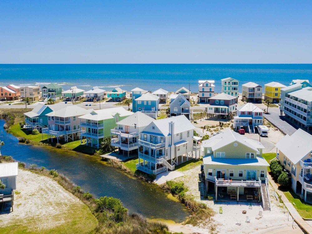 Red White and Beach