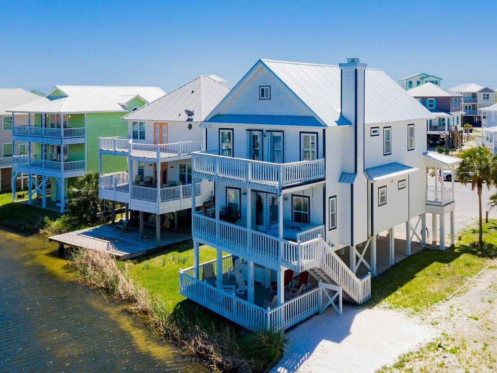 Red White and Beach