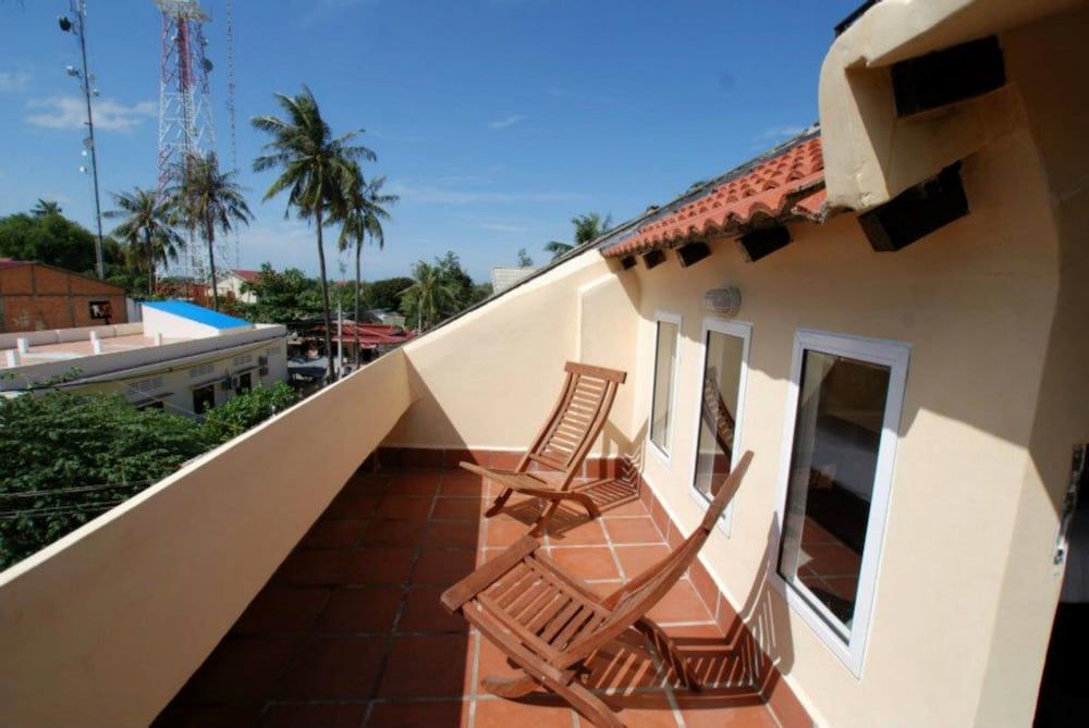 The Columns Deluxe Double Room with Balcony 4