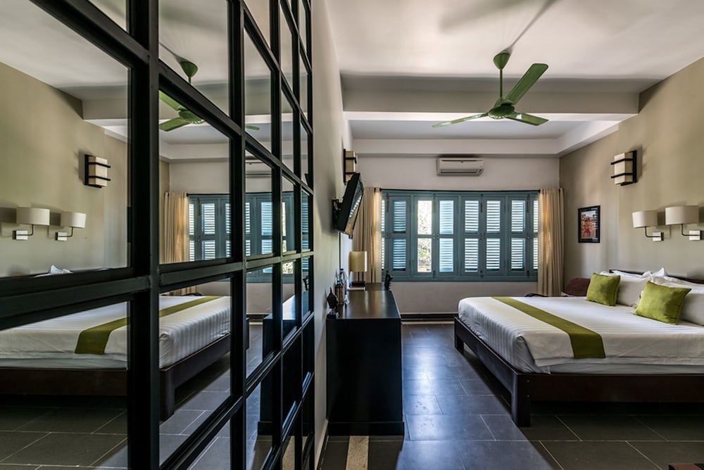 The Columns Deluxe Queen 4