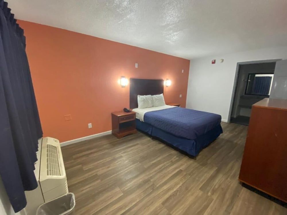 Standard Room, 1 Queen Bed, Non Smoking