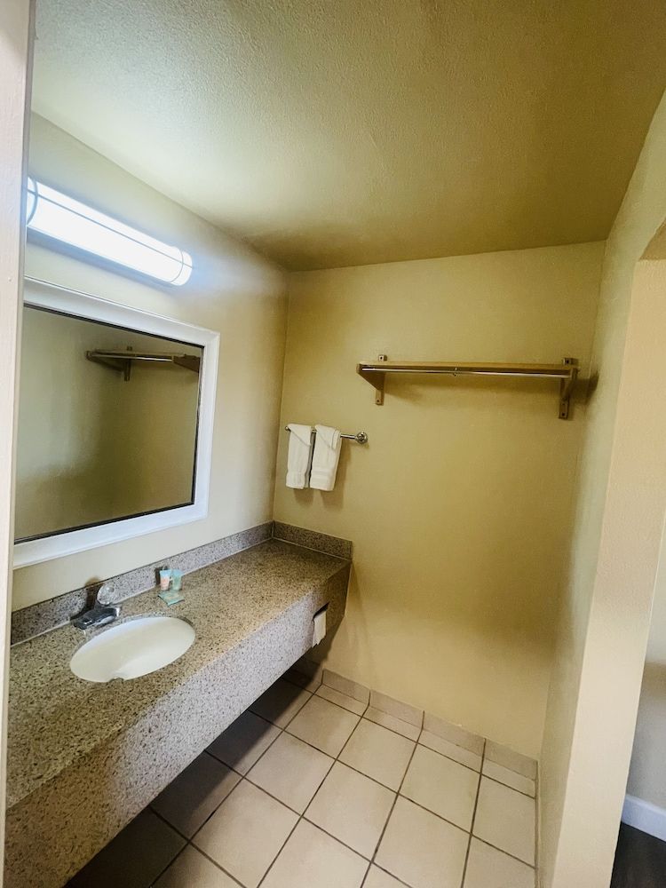 Happy Smart Inn I-10 Eloy and Casa Grande Standard Double Room, 1 King Bed 4