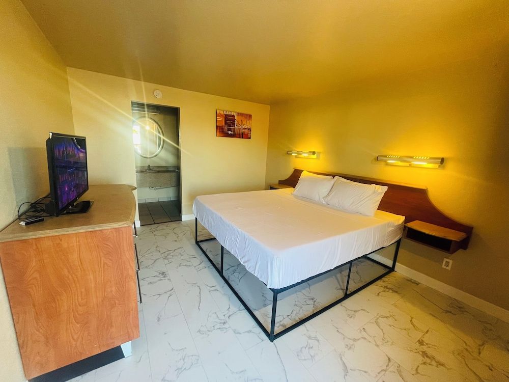 Happy Smart Inn I-10 Eloy and Casa Grande Comfort Double Room, 1 King Bed