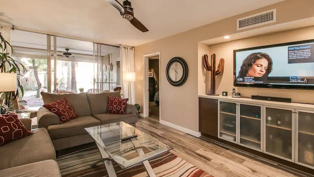 Studio (2 Bedrooms)