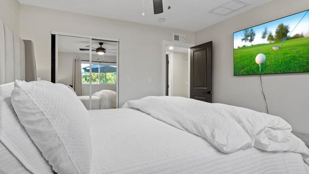Studio (3 Bedrooms)