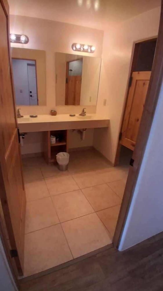 Katie's Cozy Suites Classic Studio Suite 7