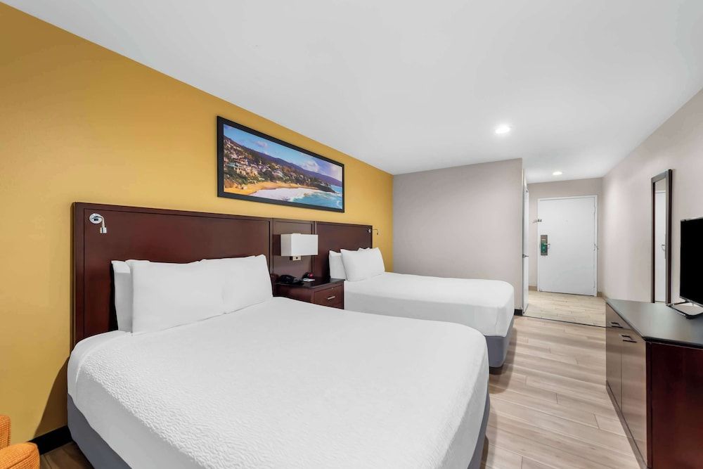 Standard Room, 2 Queen Beds, Non Smoking