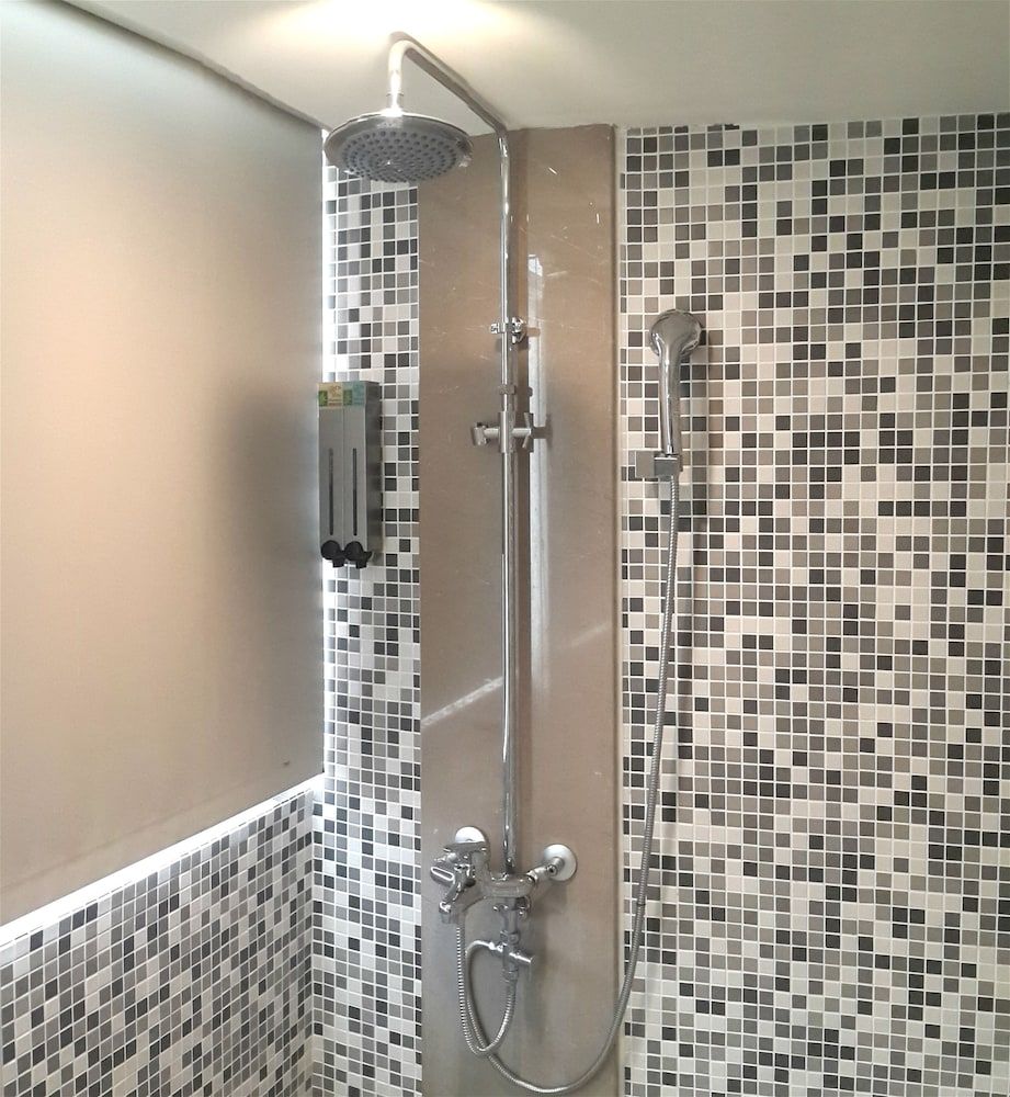 E House Hotel Deluxe Double Room 8